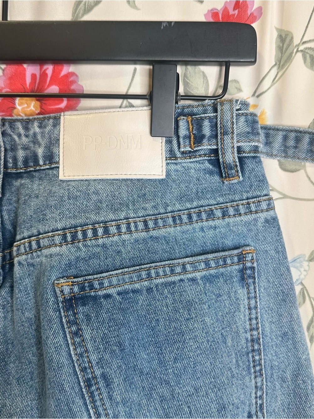PRINCESS POLLY | Holly Asymmetric Straight Leg Jeans| Waist Detail | Size 4 - Picture 4 of 5